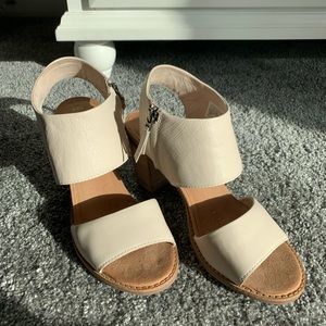 TOMS Cream Heels Size 8.5